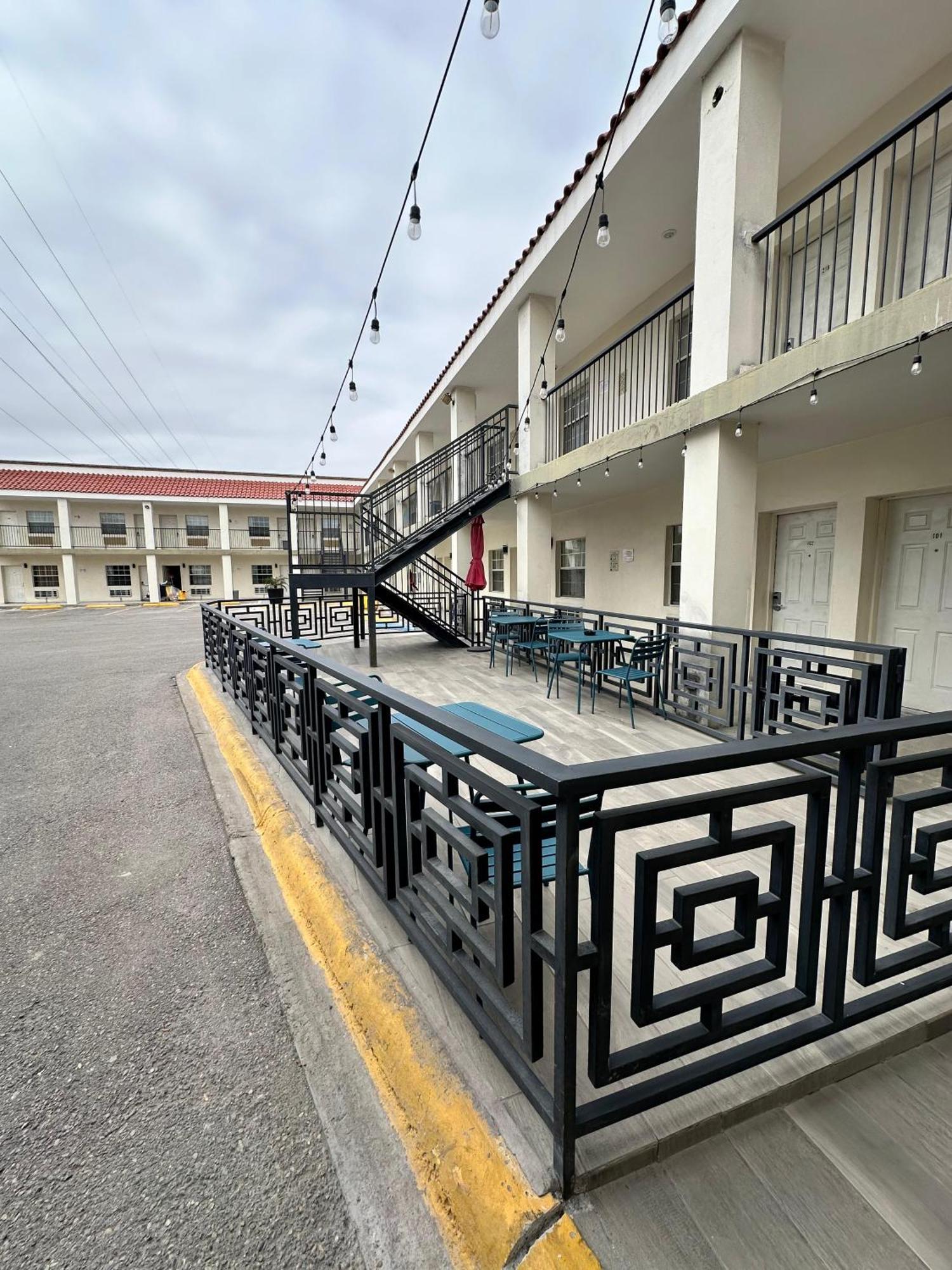 Hotel Quinta San Carlos Inn Manuel Valdez Екстериор снимка